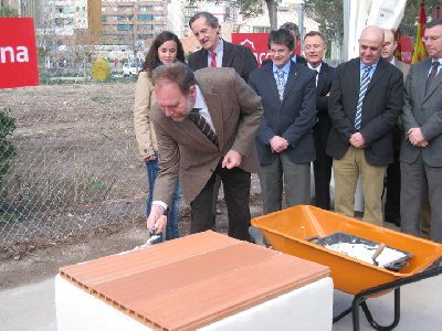 Acto de primera piedra de las obras de reconstruccin del nuevo IES Ros Giner de Lorca en el que la Comunidad Autnoma invierte ms de 3 millones de euros