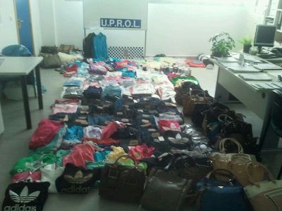La Polica Local interviene 391 prendas falsificadas en el mercado semanal de Purias, cuyo valor en el mercado superara los 10.000 euros