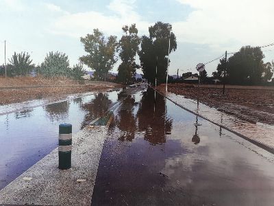 El Ayuntamiento exige a la Consejera de Fomento que solucione los estancamientos de la antigua carretera de guilas