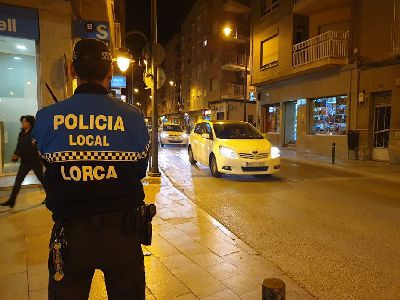 La Polica Local de Lorca detiene a un individuo sobre el que recaa una orden de expulsin y otra de bsqueda y captura por delitos cometidos en varios pases de la Unin Europea