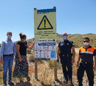 Las playas de Calnegre cuentan ya con carteles con las medidas para prevenir el contagio por coronarivus