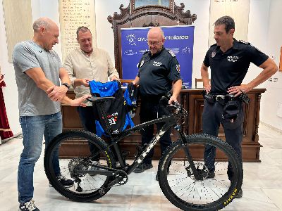 Los agentes Juan Antonio Martnez y Carlos Snchez representarn a Lorca en el Campeonato de Espaa de MTB de Policas Locales