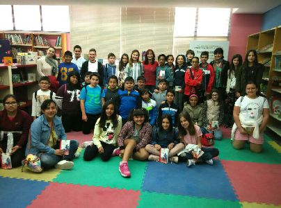 200 escolares conocern el libro El paraguas rojo de Paloma Muia gracias a los Encuentros con Autor de las Bibliotecas Municipales de Lorca