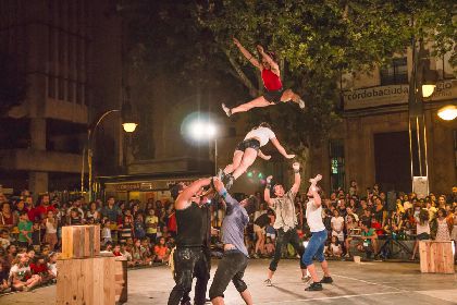 El Tendencias Summer Fest Lorca, que ofrecer ms de 40 actividades durante todo el verano, arranca hoy mircoles a las 21 horas en la Plaza de Caldern con el espectculo ''Todo Encaja''