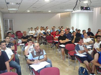 La Concejala de Deportes del Ayuntamiento de Lorca abre el plazo de inscripcin para un Curso de Monitor de Natacin