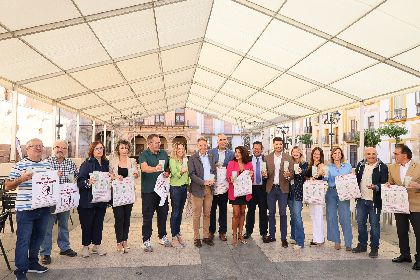 El Ayuntamiento promueve una Feria ms sostenible y solidaria a travs de una campaa de vasos reutilizables 