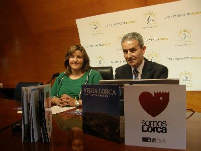 Editan 8.000 ejemplares de una nueva gua gratuita de turismo de Lorca