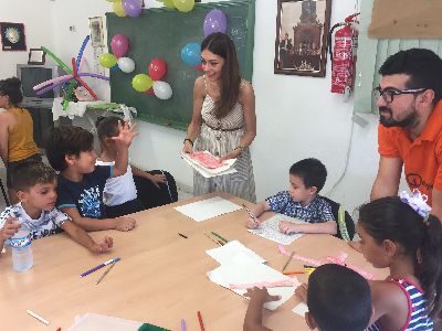 La Escuela de Verano ''Barrios Altos'' ofrece actividades sociales para 30 nios y 14 adultos durante el mes de agosto