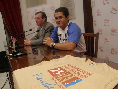 Fran Gonzlez recibido por el Ayuntamiento de Lorca, tras su xito en el Maratn des Sables