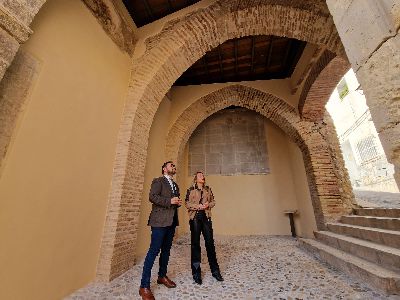 El alcalde de Lorca visita el porche de San Antonio tras la actuacin de urgencia realizada por el Consistorio