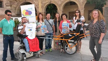La Asociacin de Padres de Atencin Temprana participa en el Campeonato del Mundo de senderismo con silla adaptada para personas con discapacidad