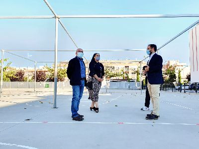 El Ayuntamiento de Lorca inicia el Plan Sombra instalando 14 toldos en el CEIP Sagrado Corazn