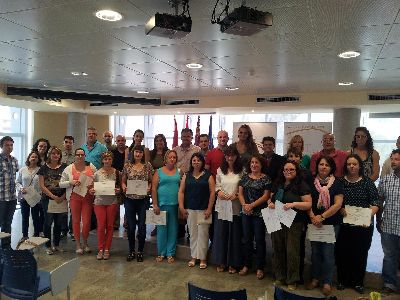 El Alcalde de Lorca entrega los diplomas que certifican la formacin de 198 lorquinos que han participado en 14 cursos propios de la Concejala de Empleo del Ayuntamiento