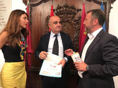 Ayuntamiento de Lorca y Fundacin Vodafone formarn a 900 mayores en la utilizacin de smartphones y tablets para disminuir la brecha digital entre generaciones