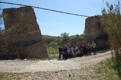 50 alumnos de secundaria del IES Ramn Arcas Meca elaboran un cuaderno de ruta sobre el antiguo recorrido del tren minero Morata - Pastrana