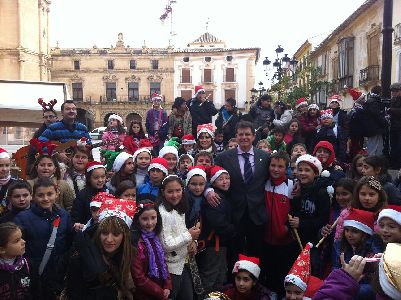 Los alumnos del Colegio Villaespesa felicitan la Navidad al Alcalde de Lorca con villancicos