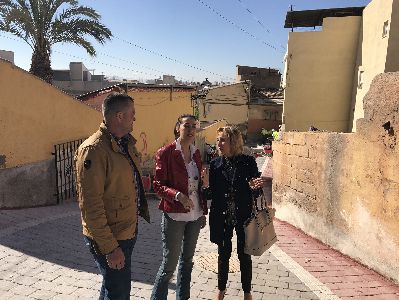 La primera fase de las obras de renovacin de siete calles del barrio de San Cristbal llevadas a cabo por el Ayuntamiento y la CARM entra en su recta final