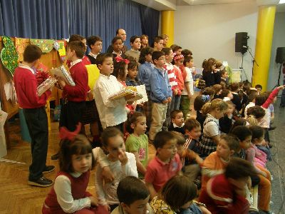 Pearrubia entrega ante cientos de padres y nios los XXIII premios de Mara Fernndez Luna