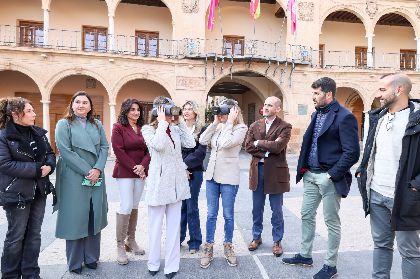 Astrade adquiere dos gafas de realidad virtual gracias a la recaudacin obtenida con la venta de vasos reutilizables en la Feria de Lorca