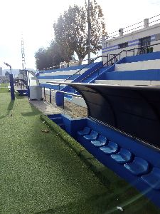 El Ayuntamiento invierte ms de 9.000 euros en mejorar las instalaciones del Campo Municipal de Ftbol de ''Los Tollos'' en La Hoya