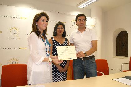 El Ayuntamiento obtiene un premio nacional del grupo Tragsa y cede la totalidad de su importe al arreglo del local de la asociacin Alzheimer Lorca