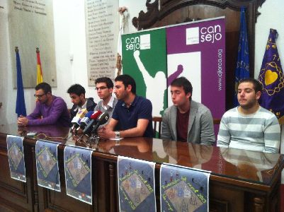 Un millar de jvenes lorquinos recorrern la Corredera este viernes con la Procesin de Papel de Lorca
