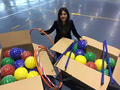 La Concejala de Poltica del Mayor adquiere 215 pelotas de gimnasia, 143 picas, 10 aros y 4 bandas elsticas para los talleres de educacin para la salud