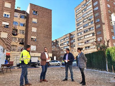 El Ayuntamiento de Lorca inicia la renovacin del pavimento del parque de la Alameda Gimeno Baduell