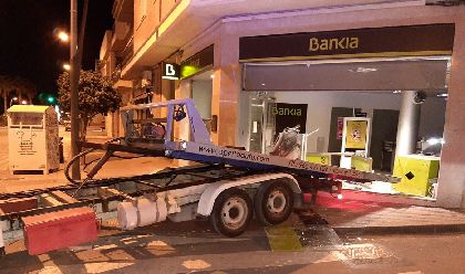 La rpida actuacin de Polica Local de Lorca permite abortar el robo en un cajero bancario en La Hoya