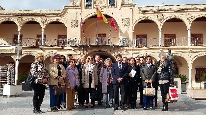El Alcalde de Lorca acude al minuto de silencio por las vctimas de la violencia de gnero organizado por la Federacin de Organizaciones de Mujeres de Lorca