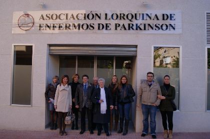 Los enfermos de Parkinson y sus familiares pueden disfrutar a partir de hoy del nuevo Centro de Atencin a dicha enfermedad, que ha supuesto una inversin de 90.000 euros