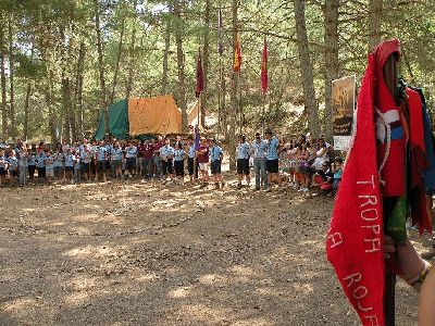 El Primer Teniente de Alcalde de Lorca y el Concejal de Juventud visitan el campamento de verano del Grupo Scout Ciudad del Sol en el Da de los Padres