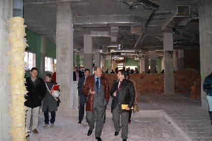 El Ayuntamiento recibe 9.000 m2 de materiales de construccin donados por la firma Saint-Gobain Placo