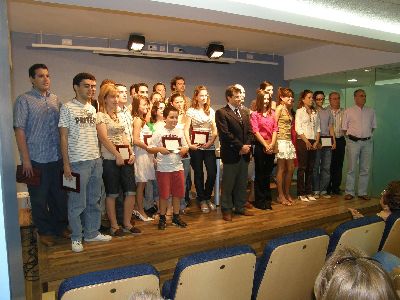 El Ayuntamiento de Lorca homenajea por primera vez a los alumnos de instituto con matrcula de honor