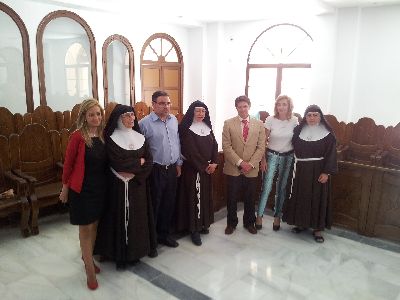 El Ayuntamiento de Lorca dona la sillera del nuevo coro del monasterio de Clarisas para que se puedan utilizar al concluir la rehabilitacin del edificio