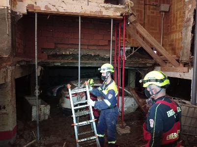 El Servicio de Emergencias del Ayuntamiento de Lorca contina con los trabajos de consolidacin de estructuras en Massanassa 