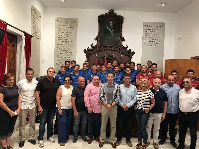El Alcalde recibe al Lorca Deportiva en el Ayuntamiento por haber conseguido el ascenso a Segunda Divisin B