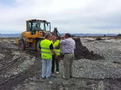 Los concejales y alcaldes pedneos coordinan a pie de obra los dispositivos de recuperacin de los accesos a las zonas de Lorca incomunicadas por las riadas