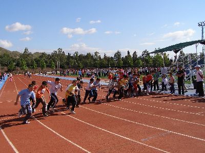  Cerca de mil escolares participarn maana en la fase local de atletismo infantil de deporte escolar