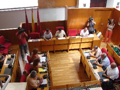 El Pleno del Ayuntamiento aprueba por unanimidad la mocin para declarar zona catastrfica las pedanas altas de Lorca afectadas por la fuerte granizada de la pasada semana