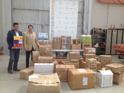 El Ayuntamiento de Lorca y Nuevos Lorquinos entrega los 1.130 kilos de alimentos recogidos para los damnificados por el terremoto de Ecuador