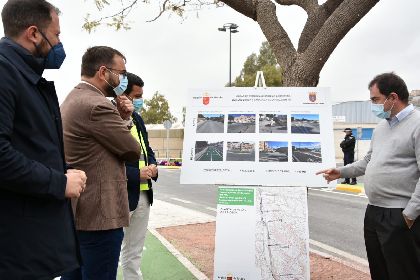 El alcalde destaca la actuacin de la carretera de Caravaca que integra el usoviarioy peatonal y un carril bici