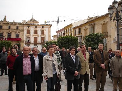 Ciudadanos y representantes polticos condenan el atentado de ETA en Lorca