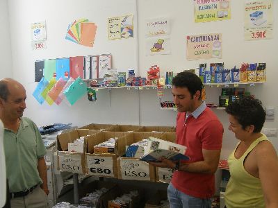 El Ayuntamiento de Lorca recuerda que el banco de libros de texto, del que ya se han beneficiado 1.450 usuarios, recibir entregas hasta el 30 de septiembre