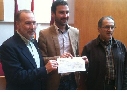 El Club de Orientacin de Lorca dona 1.000 euros para la Mesa Solidaria para los afectados por los terremotos