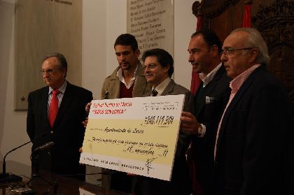 La Mesa Solidaria para los afectados por los terremotos recibe 240.119 ? de la corrida benfica por Lorca de Murcia
