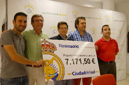 La Pea Madridista dona 7.171,5 euros a la Mesa Solidaria de Lorca para los afectados por los terremotos