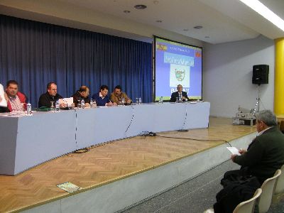 El alcalde de Lorca reivindica los trasvases en la asamblea general de los regantes lorquinos