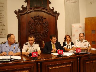 La colaboracin entre Polica Local y Nacional permite la detencin de 15 personas y la intervencin de 6 vehculos tras el registro de 7 casas en Marchena y La Hoya
