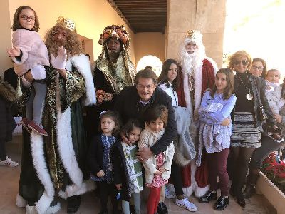 Los Reyes Magos llegan a Lorca arropados por miles de lorquinos que esperan con mucha ilusin su Cabalgata de esta tarde